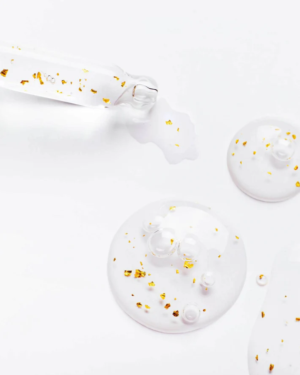 Serum przeciwstarzeniowe z 24-karatowym złotem