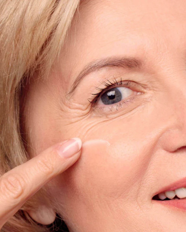 Serum przeciwstarzeniowe z 24-karatowym złotem